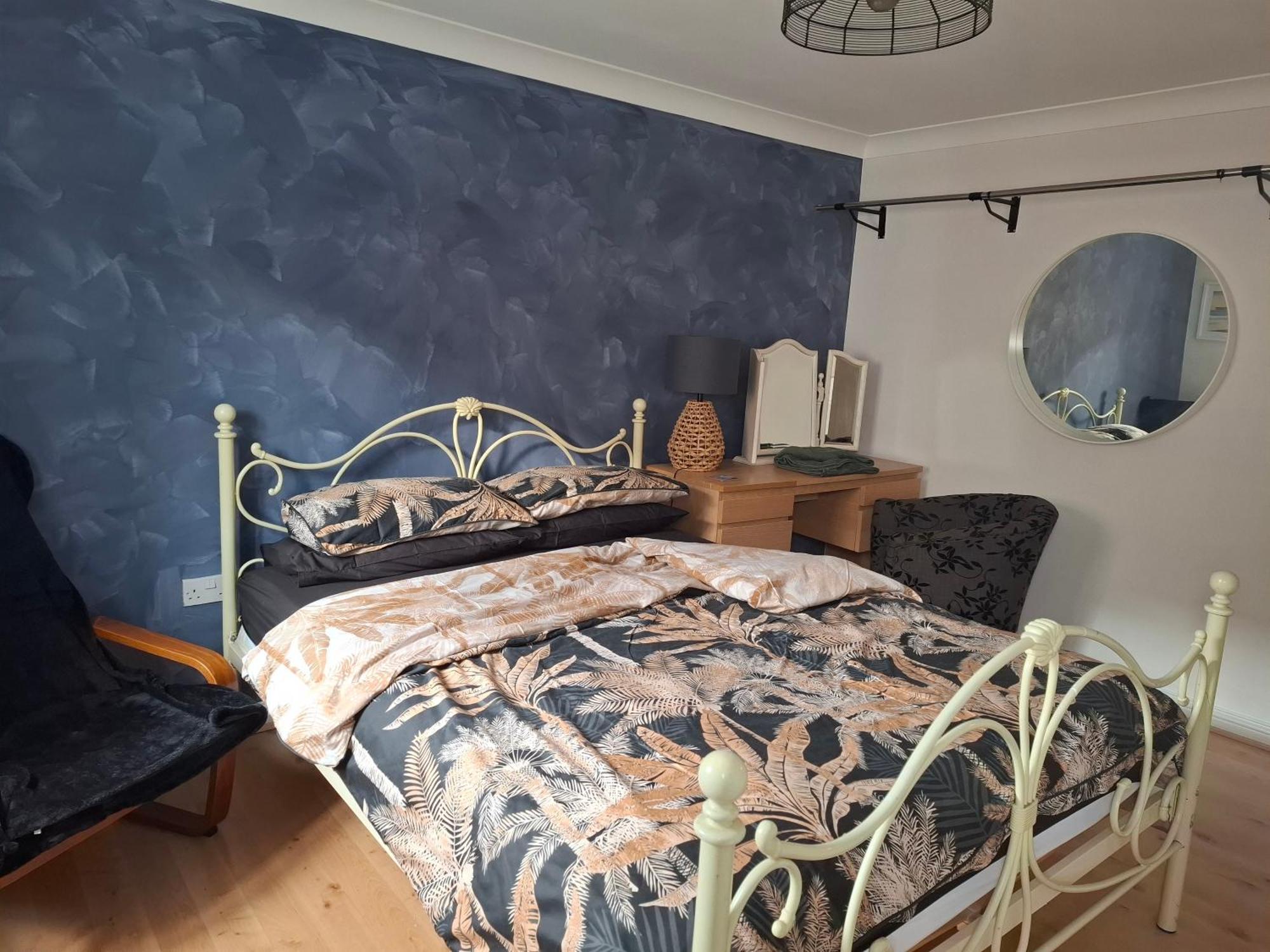 Driftmark Beachfront Location Aberavon Beach Sea Views Large Driveway Parking Private Site Fibre Optic Wi Fi Port Talbot Exterior photo